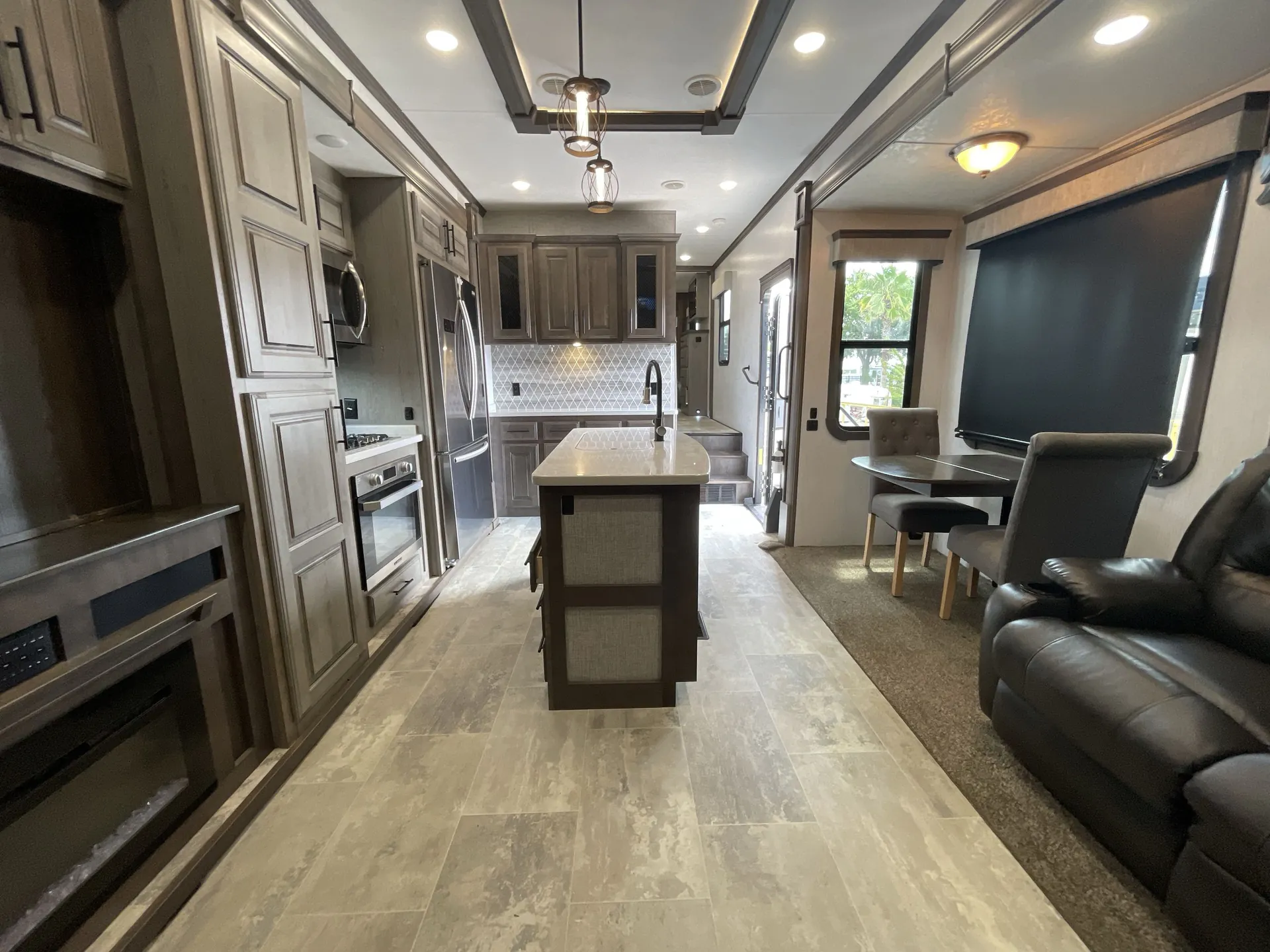 2021 Heartland Bighorn 3300DL — living area main