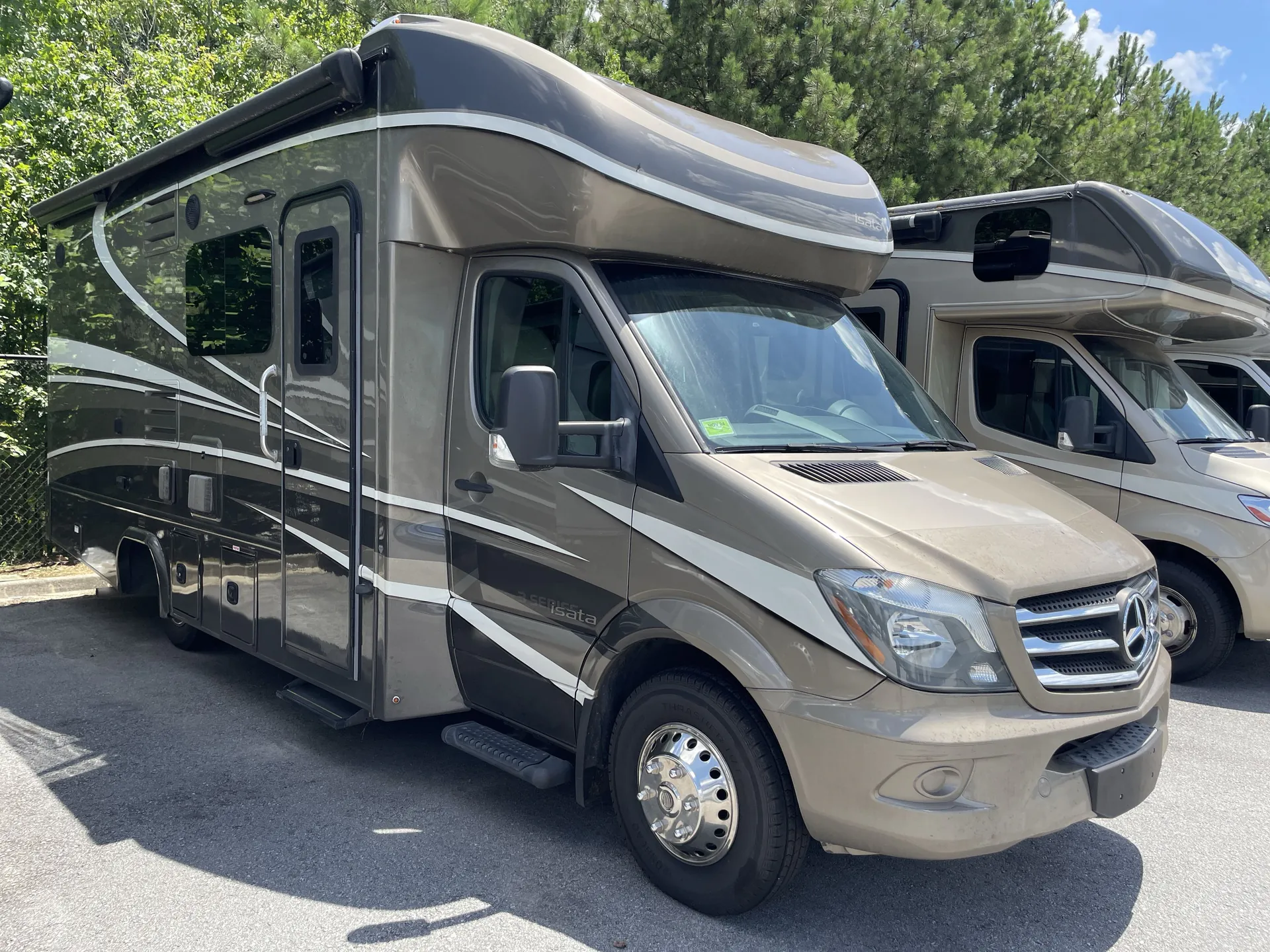 2017 Dynamax Corp Isata 3 24FW - Photo 2