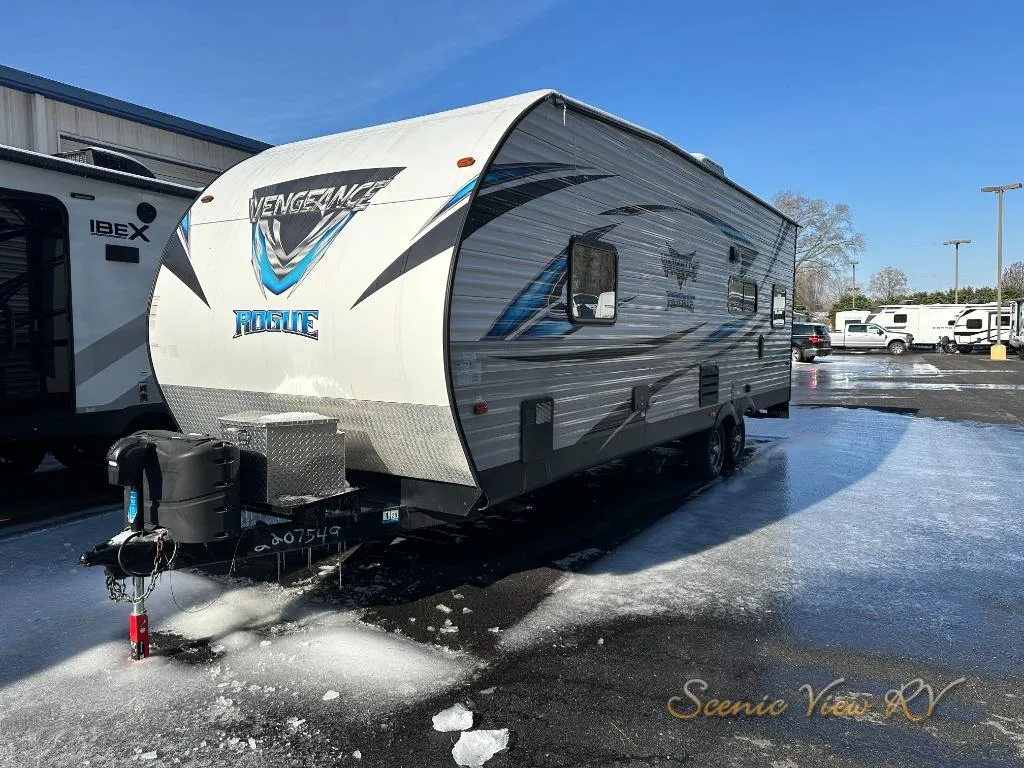 2018 Forest River Vengeance Rogue 25V - Photo 3