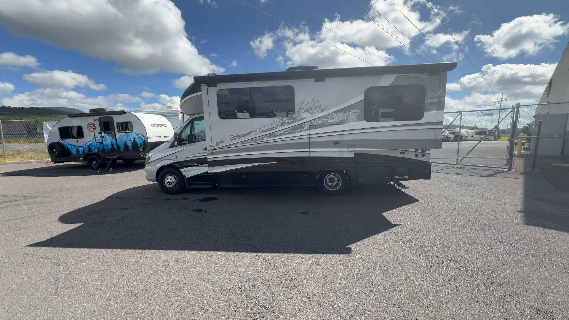 2019 Dynamax Corp Isata 3 Series 24FW - Photo 4