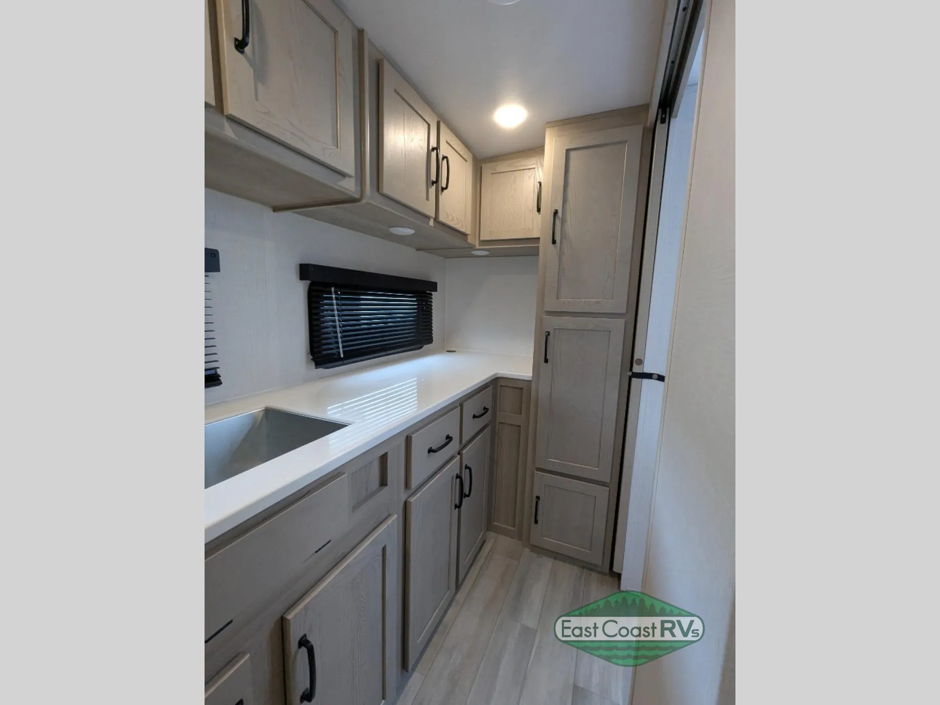 2024 Forest River Rockwood Mini Lite 2517S - Photo 4