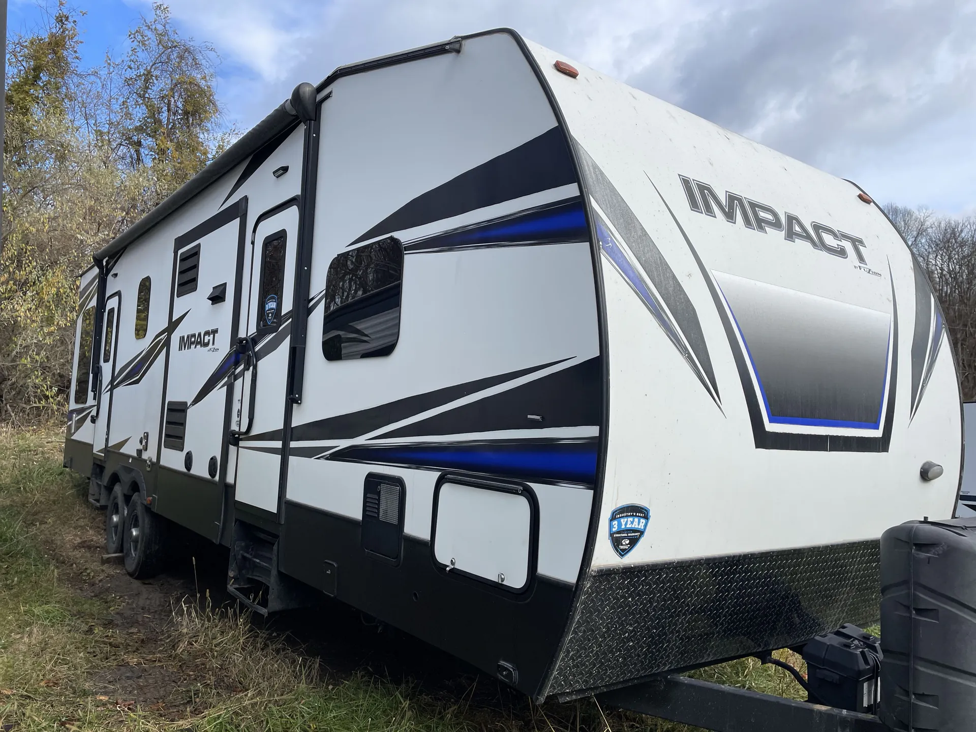 2018 Keystone Impact 332 - Photo 2