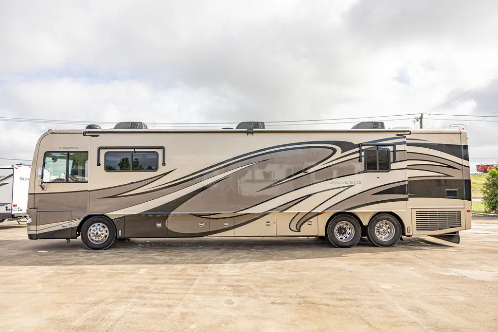 2014 Fleetwood Providence 42M - Photo 4
