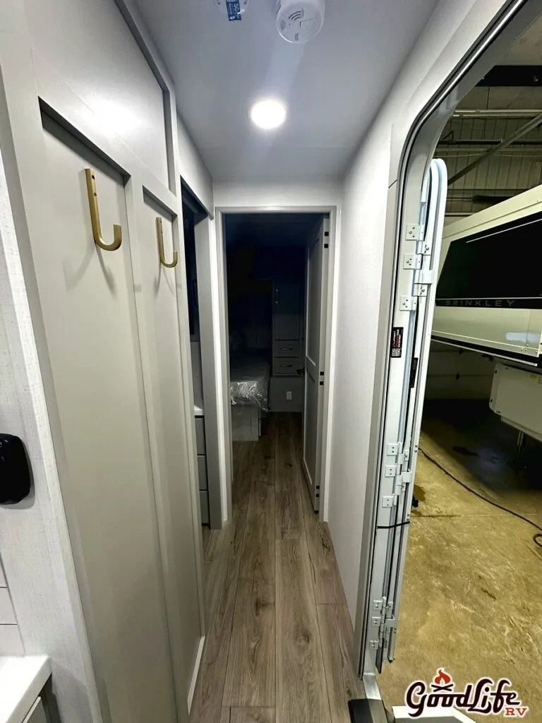 2026 Brinkley Model Z 297, Photos photo 24