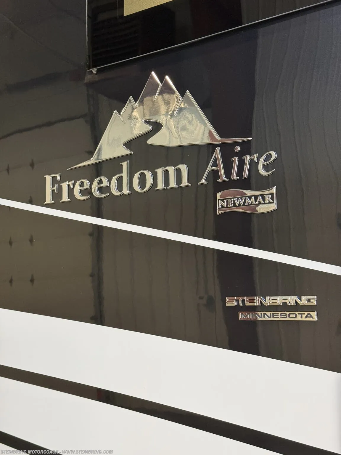 2027 Newmar Freedom Aire 2512 - Photo 4