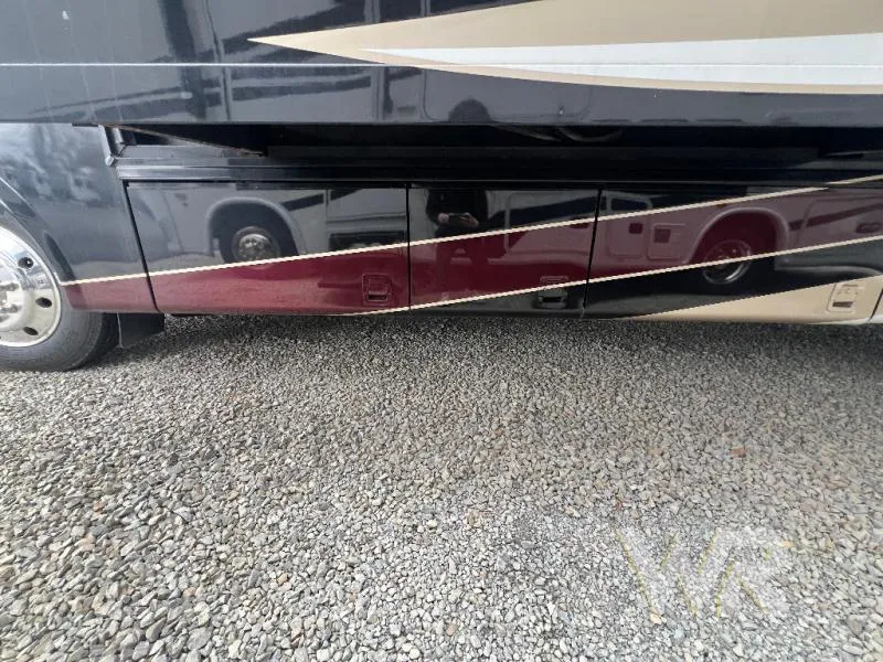 2017 Newmar Bay Star 3124 - Photo 3