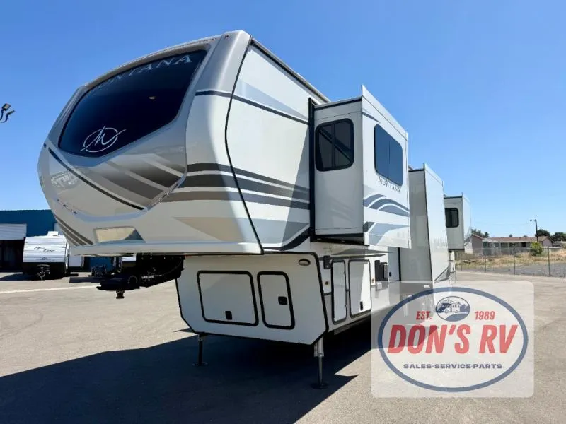 2023 Keystone Montana 3941FO - Photo 2