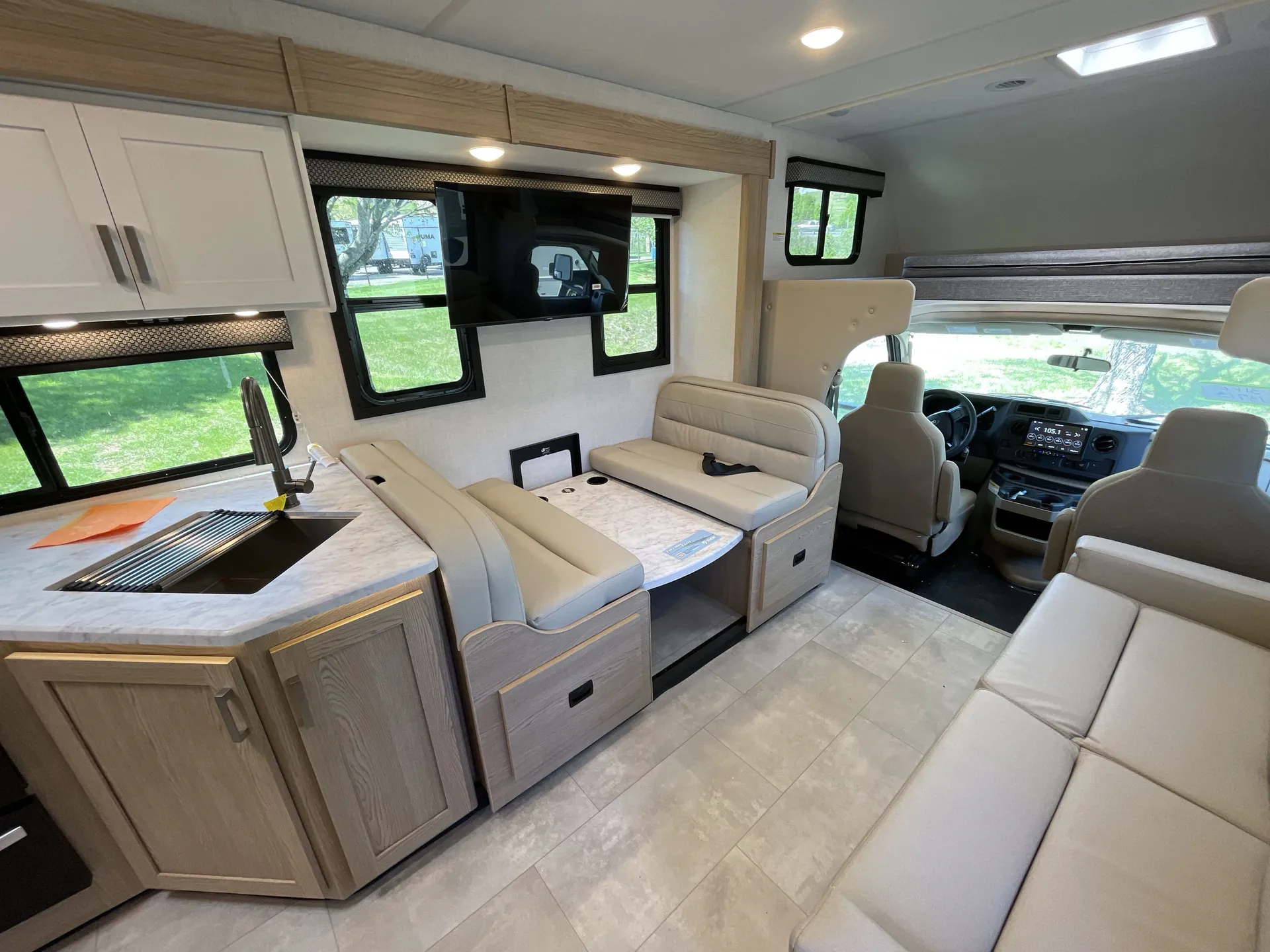 2026 Thor Motor Coach Freedom Elite 31FE - Photo 3