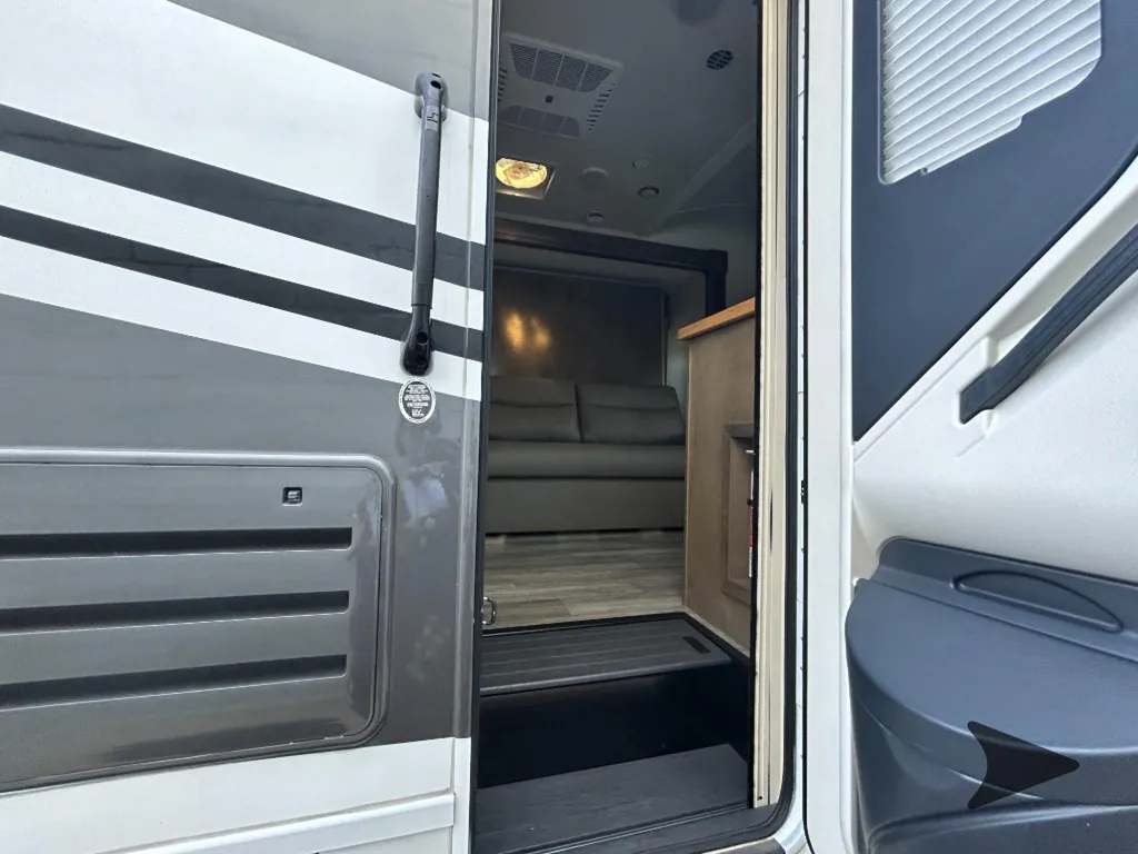 2023 Tiffin Wayfarer 25 JW, Photos photo 9