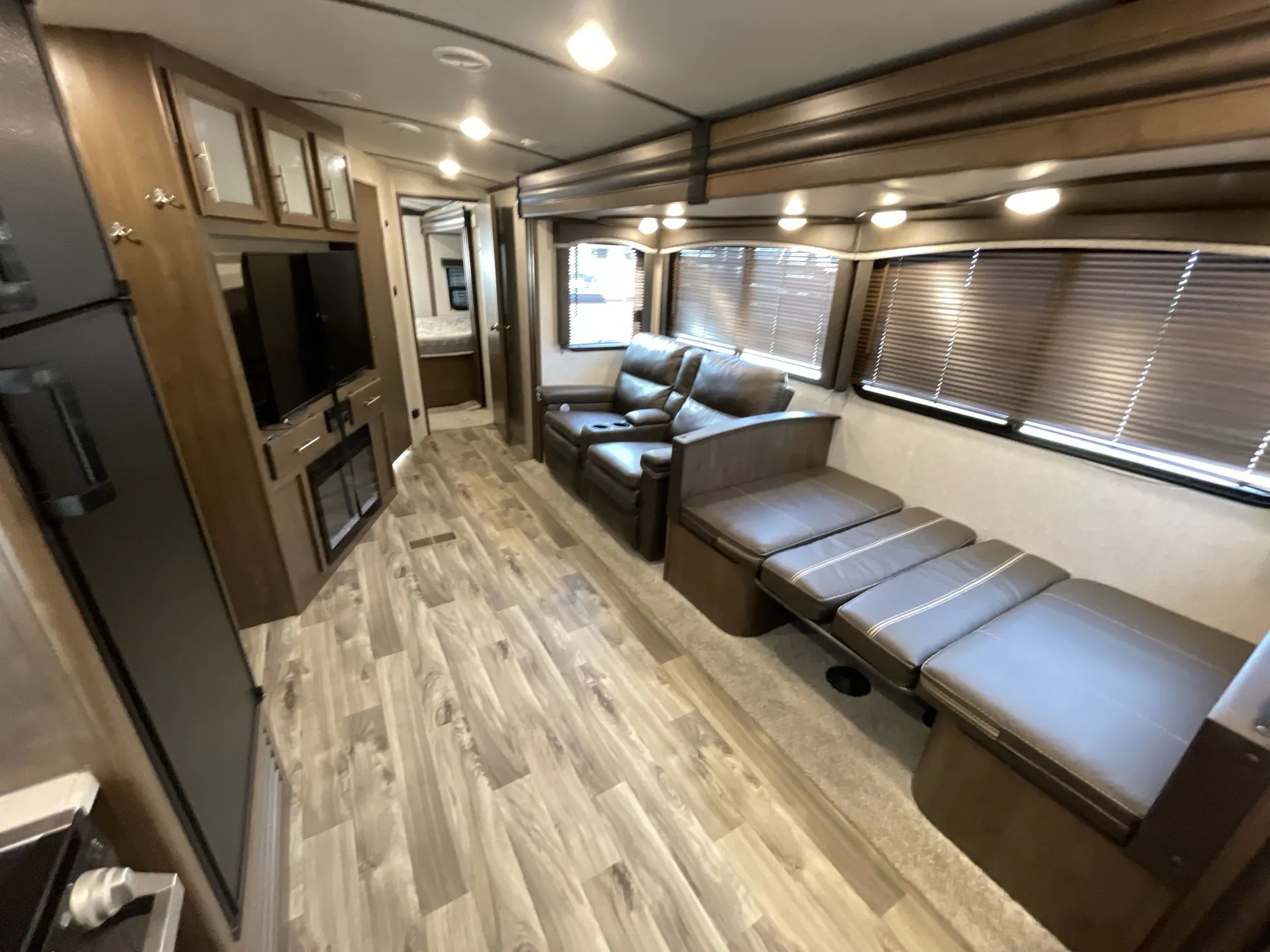 2020 Keystone Cougar 29FKD — living area main