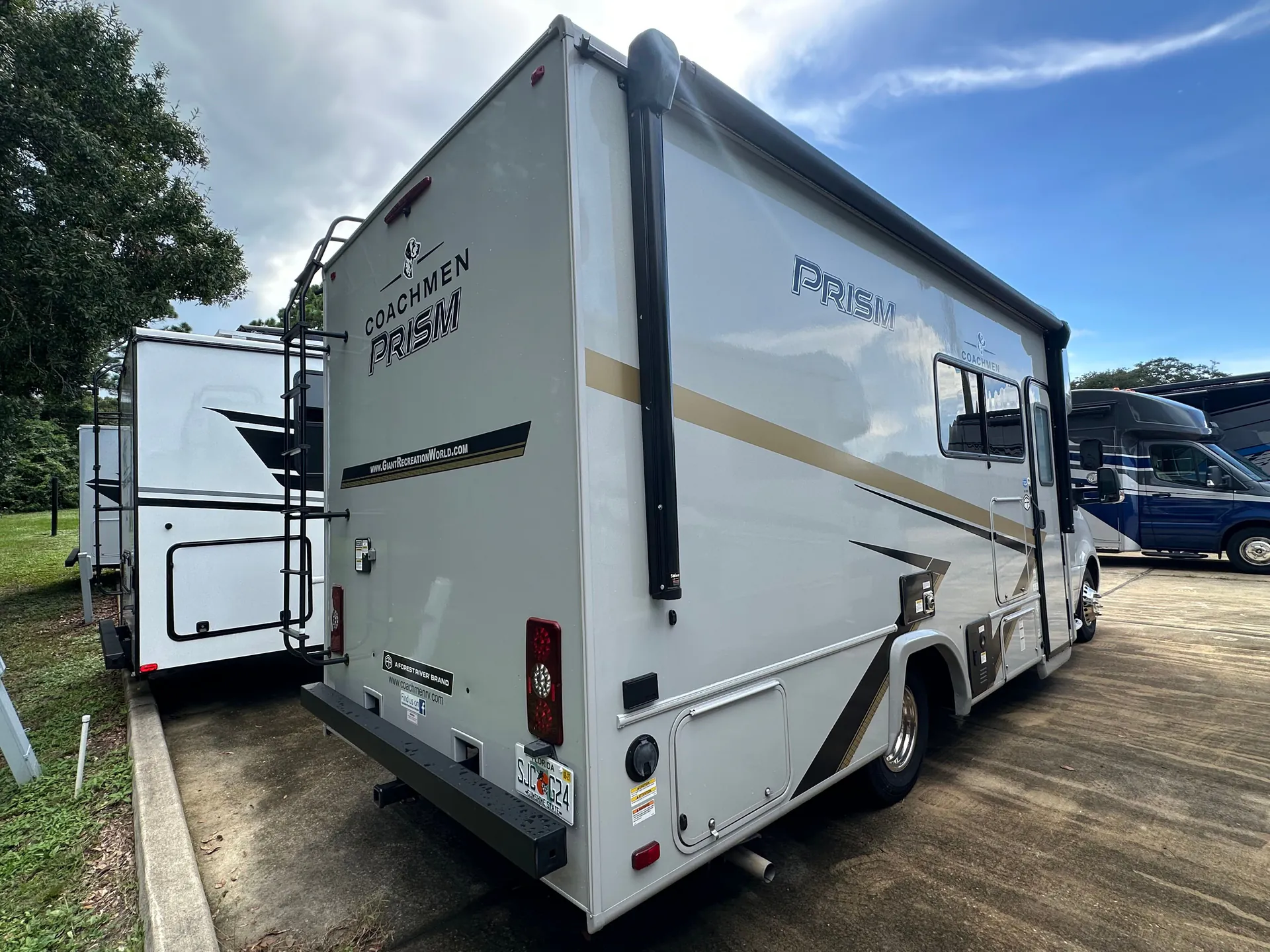 2025 Coachmen Prism Select 24FSS - Photo 3