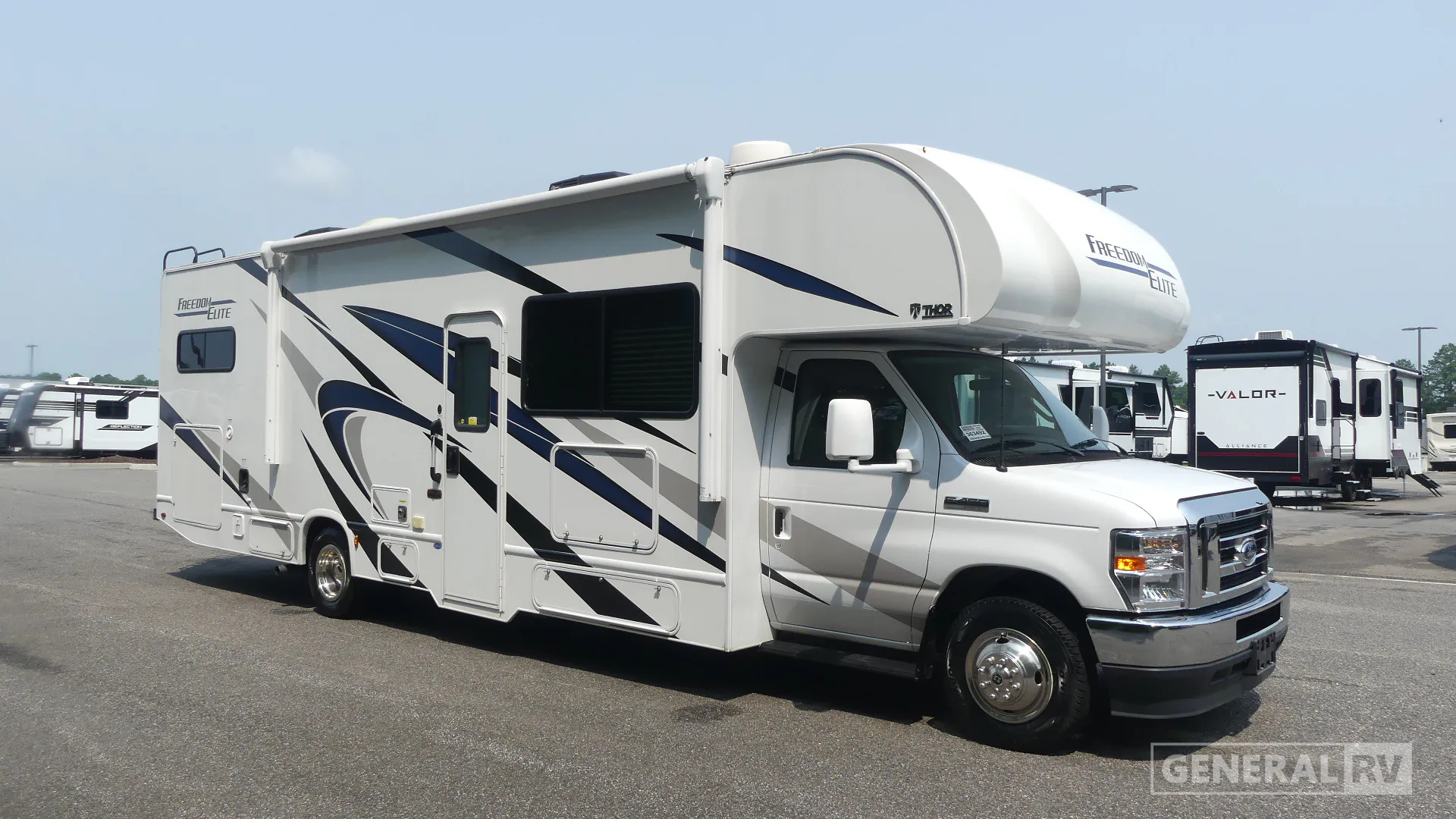 2024 Thor Motor Coach Freedom Elite 31FE - Photo 2