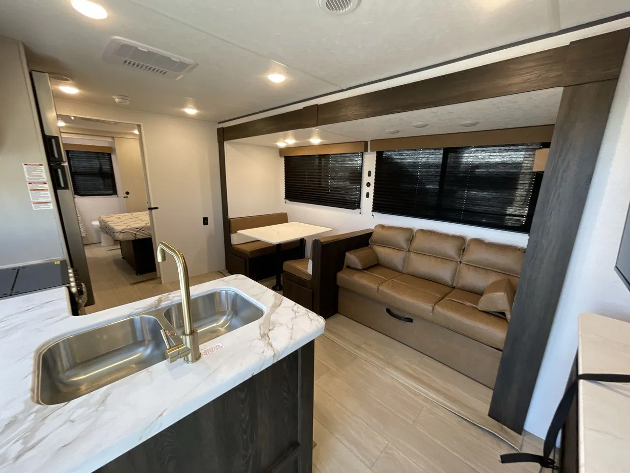 2026 CrossRoads Zinger 390DB - Photo 3