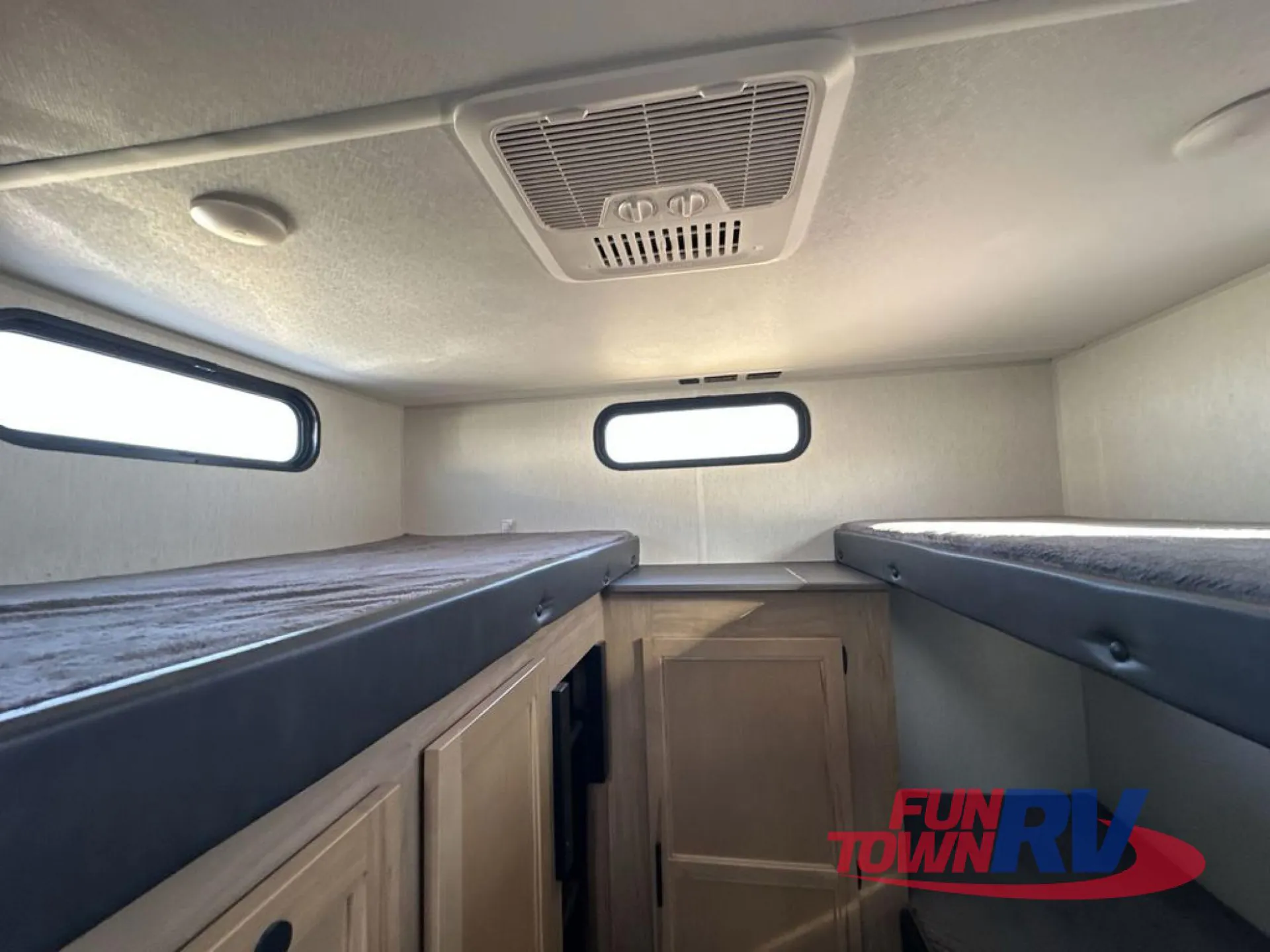 2022 CrossRoads Sunset Trail Super Lite 299QB - Photo 4