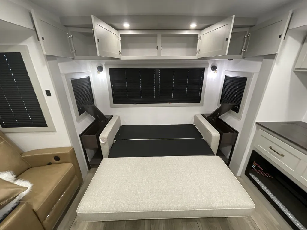 2026 Brinkley Model Z AIR 310, Photos photo 12