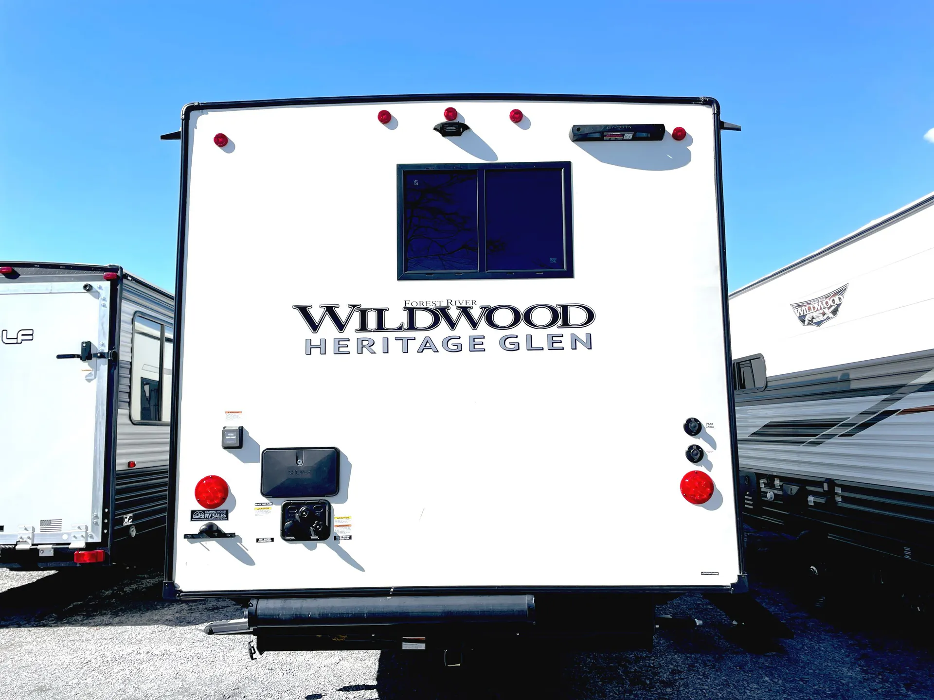 2024 Forest River Wildwood Heritage Glen Hyper-Lyte 25RBHL — off campside