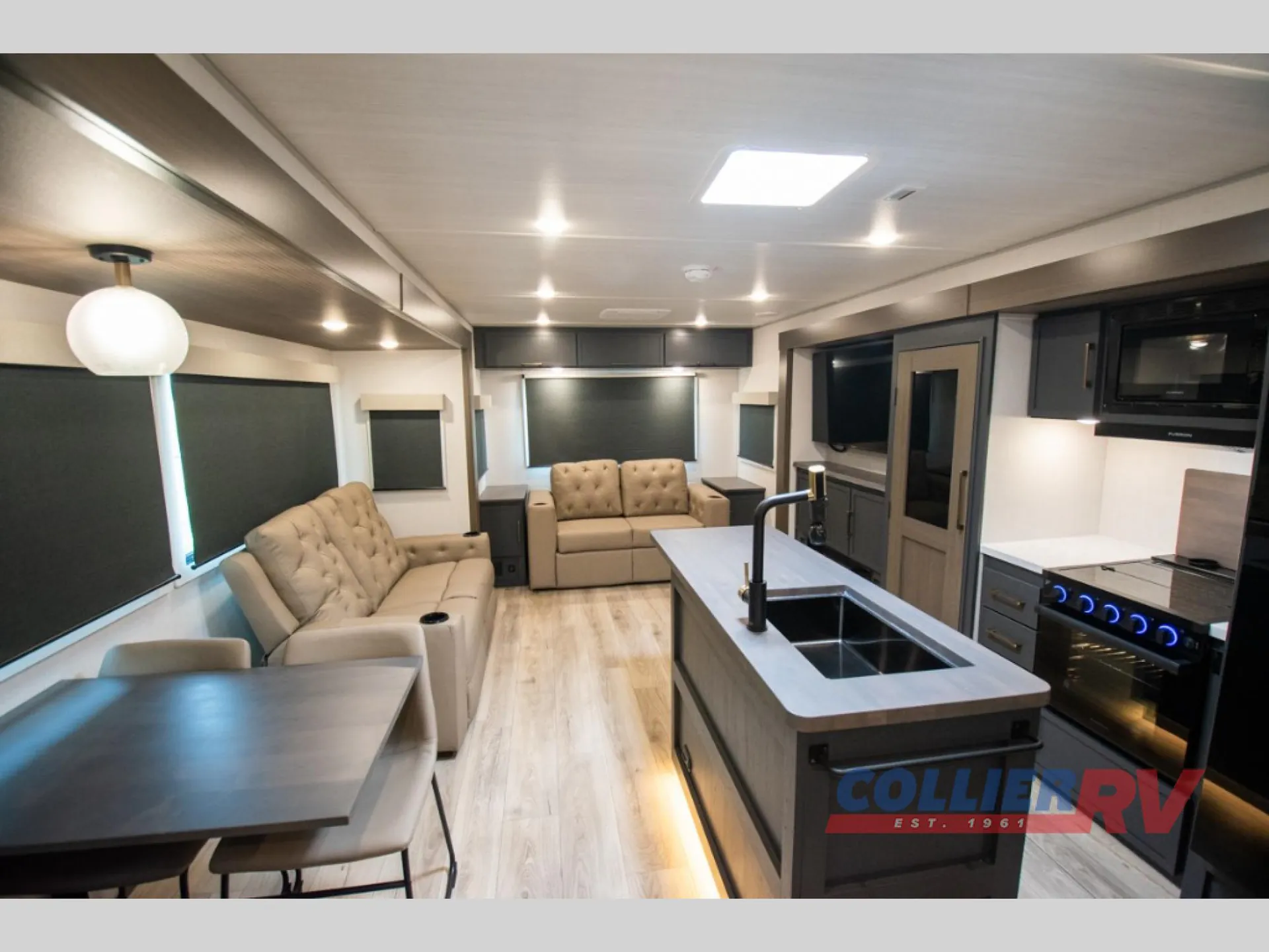 2027 Forest River Grand Surveyor 305RLBS - Photo 3
