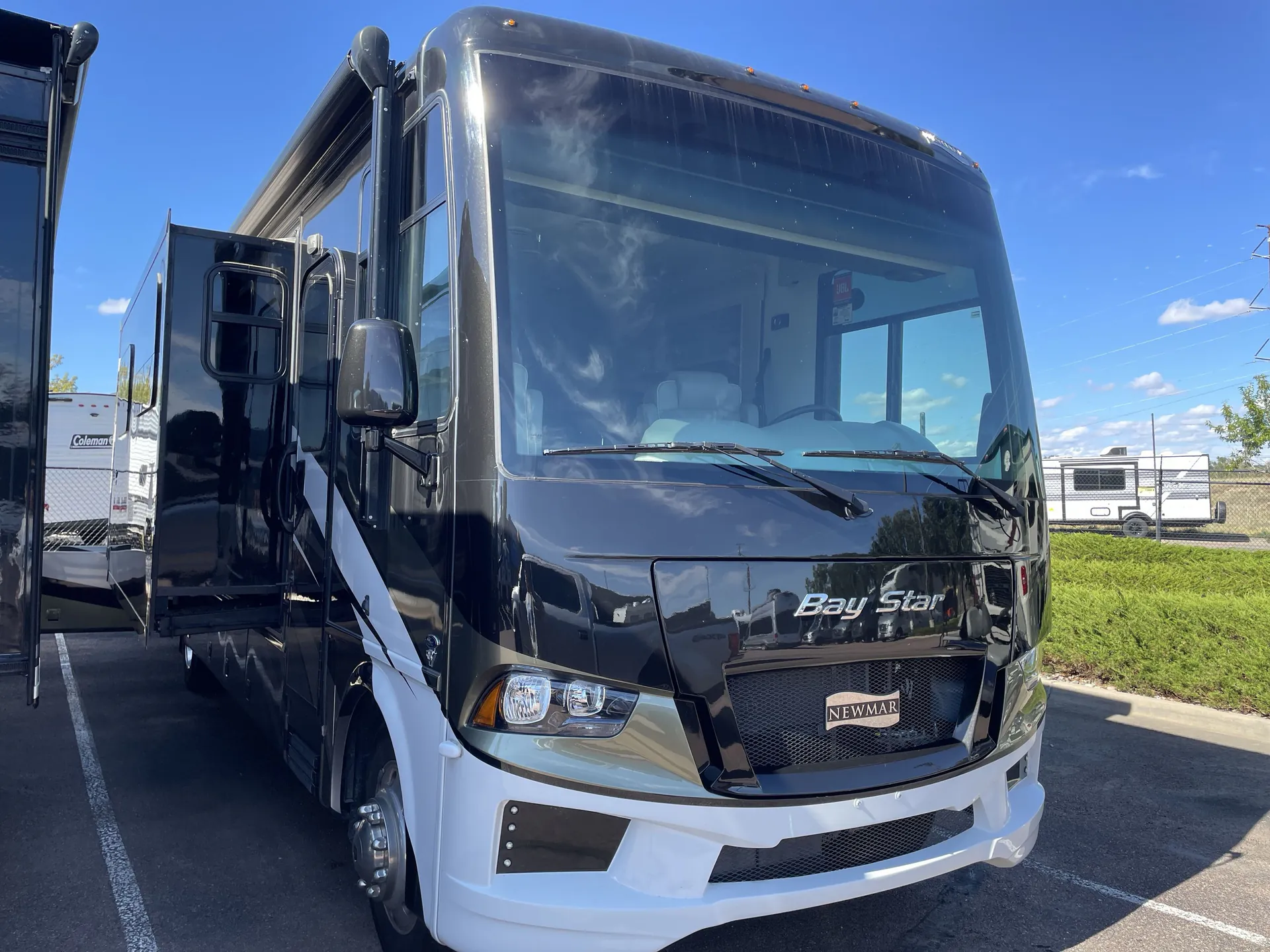2022 Newmar Bay Star 3416 - Photo 2