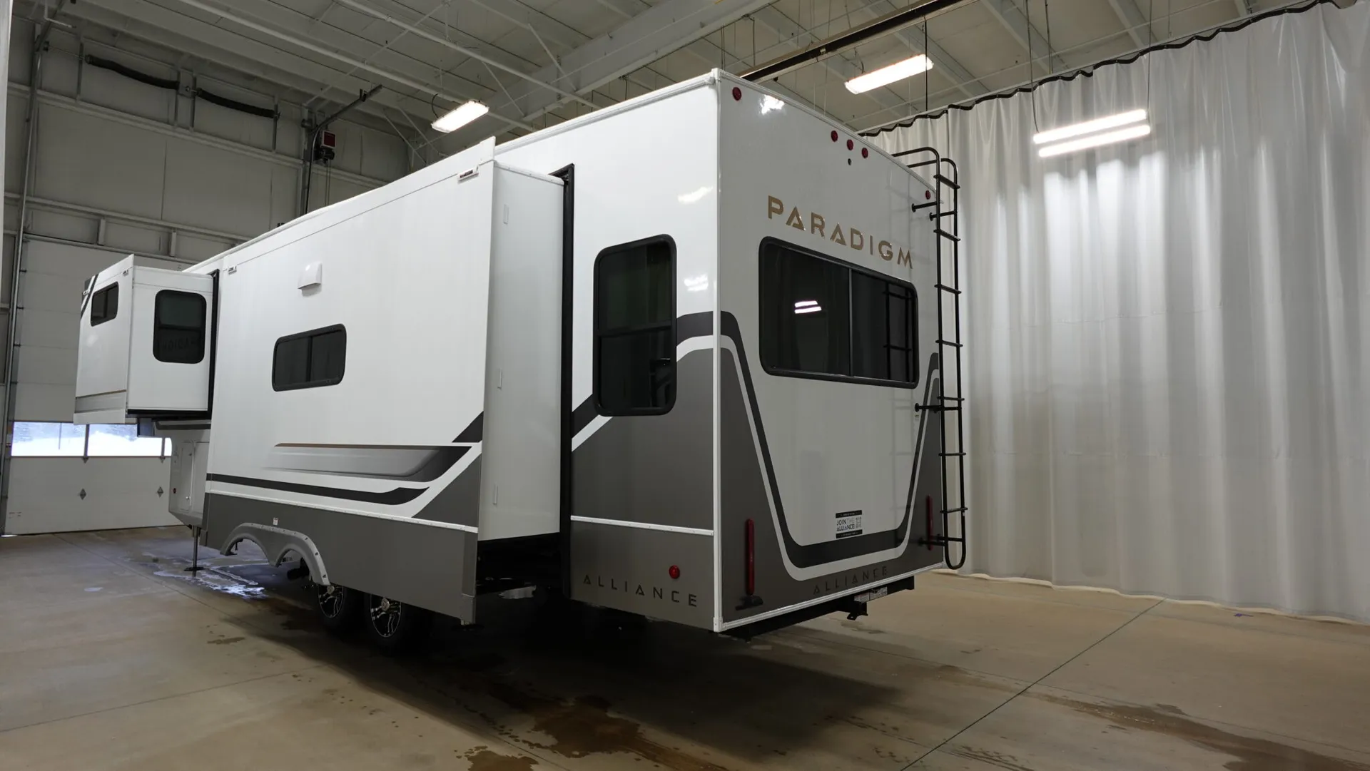 2026 Alliance RV Paradigm 310RL - Photo 4