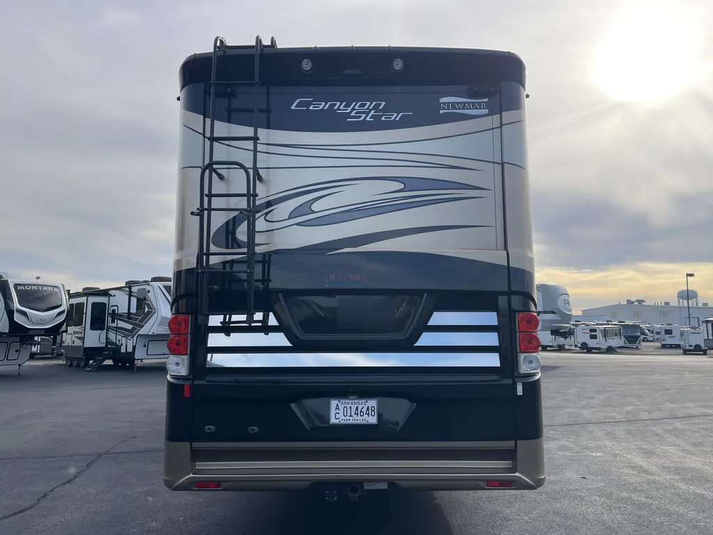 2016 Newmar Canyon Star 3921, Photos photo 7