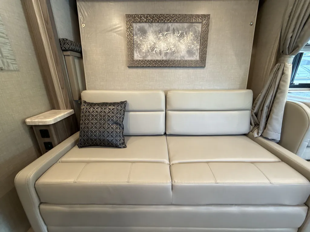 2022 Thor Motor Coach Tiburon 24FB, Photos photo 8