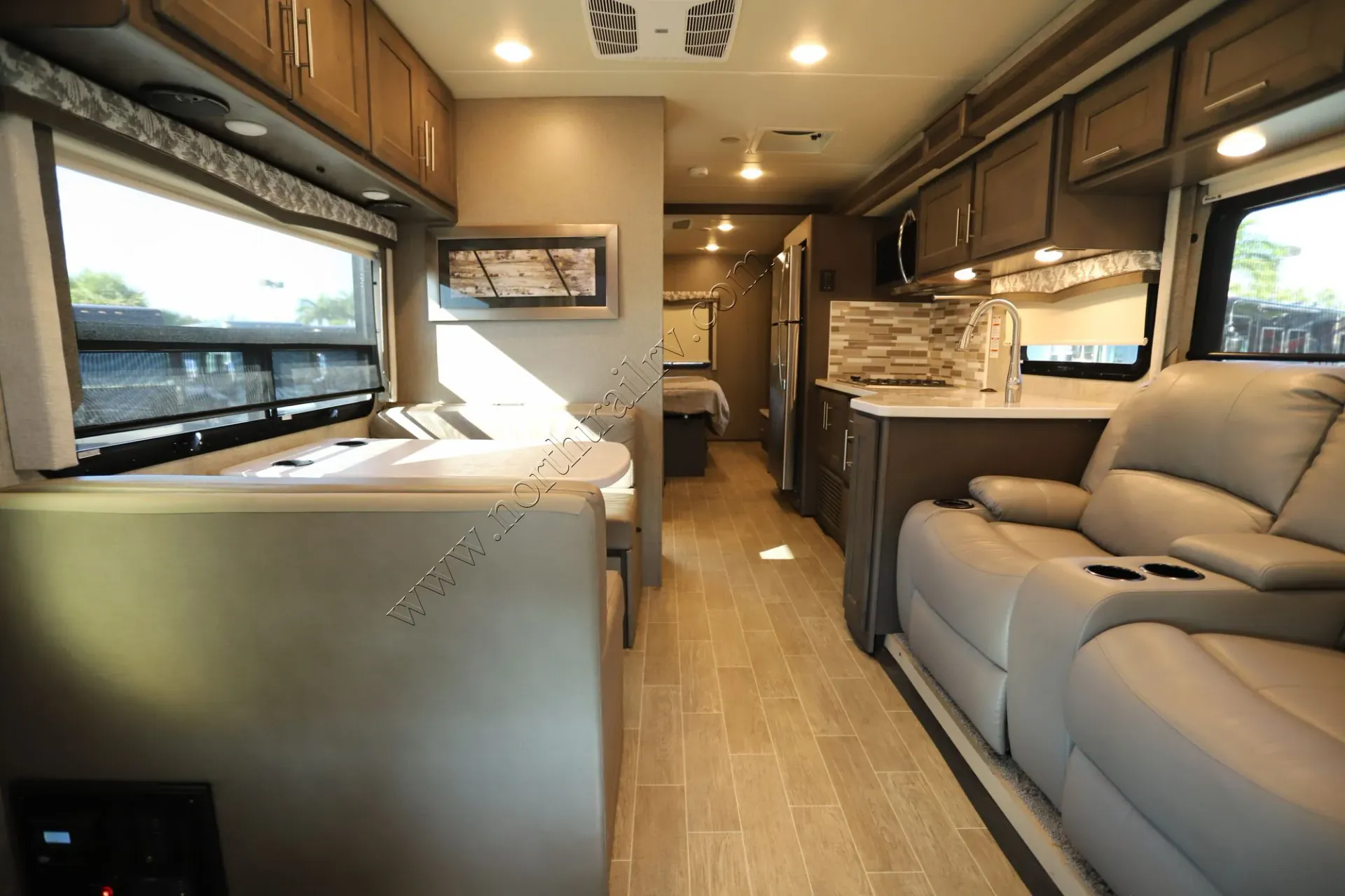 2022 Thor Motor Coach Omni SV34 - Photo 4