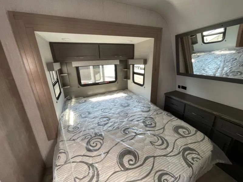 2023 Grand Design Momentum G-Class 31G - Photo 4