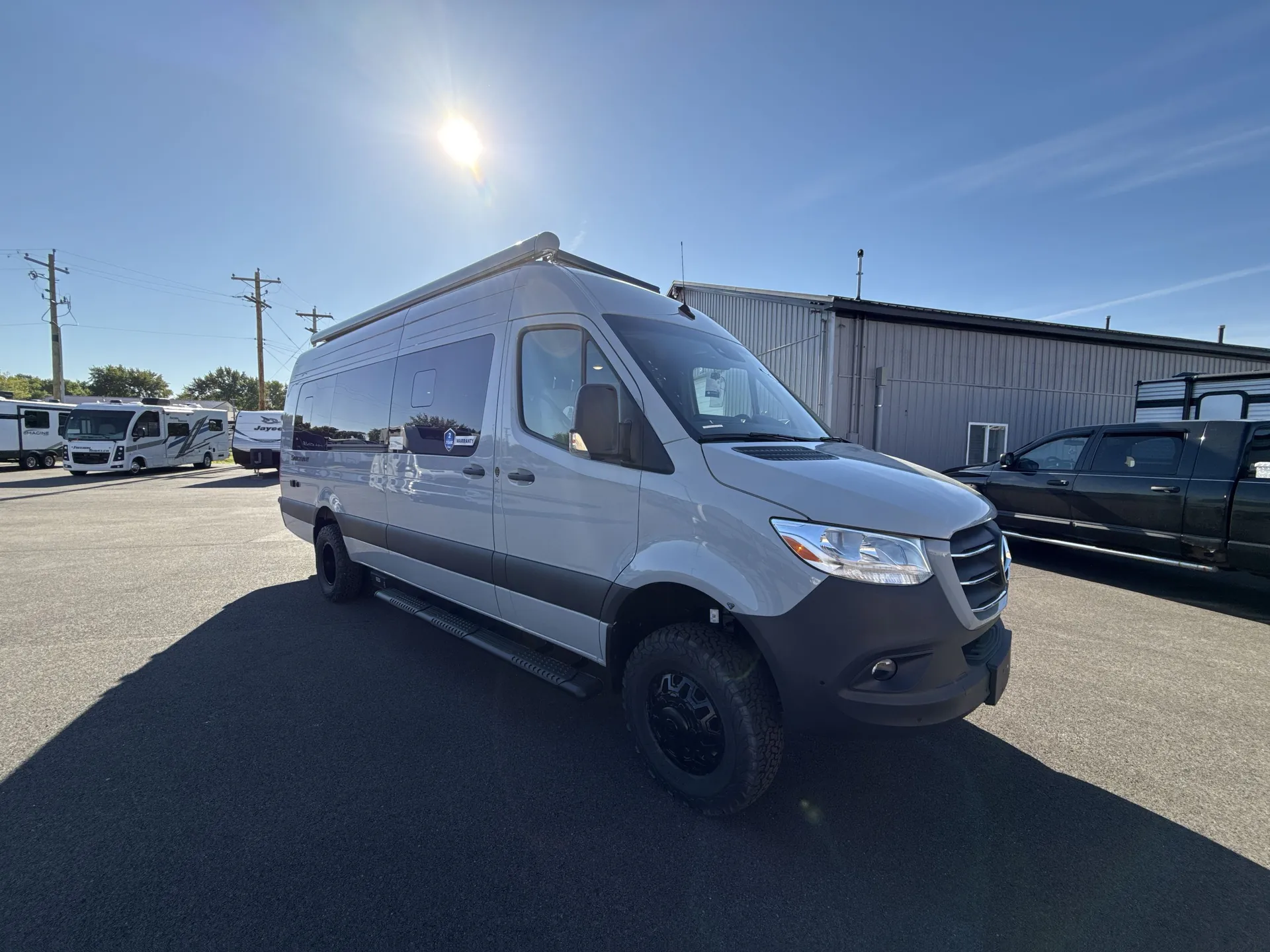 2025 Thor Motor Coach Sanctuary 24C - Photo 2