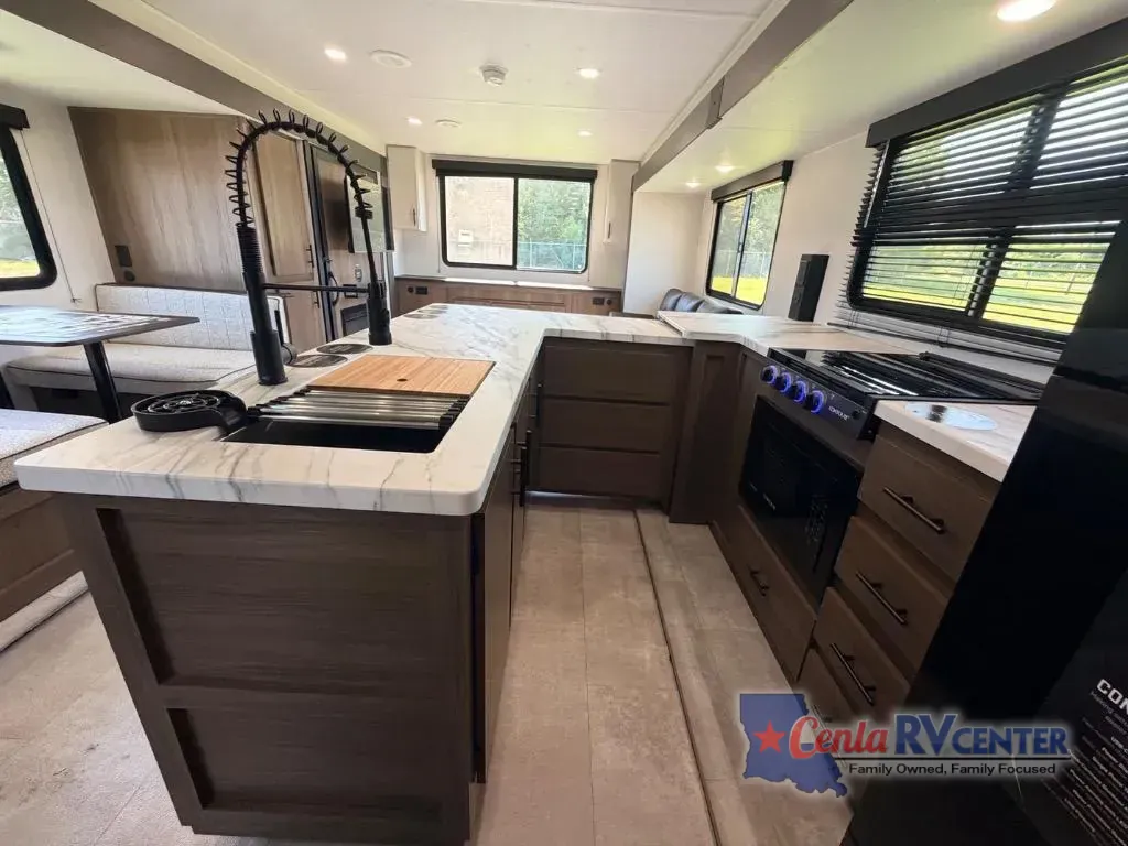 2027 Forest River Tracer 286RL, Photos photo 3