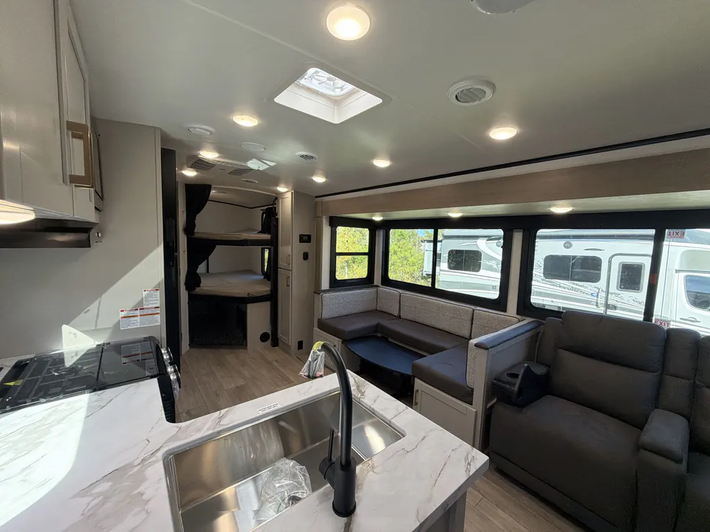 2027 Jayco Jay Feather 29BHB, Photos photo 12