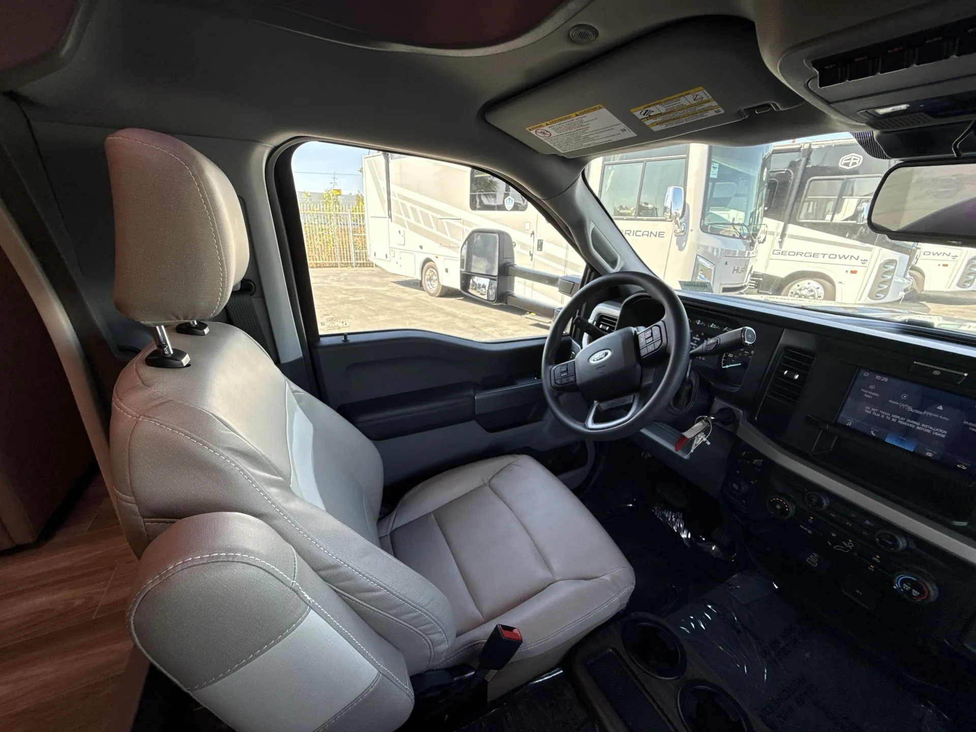 2027 Thor Motor Coach Magnitude Grand Z30 - Photo 4