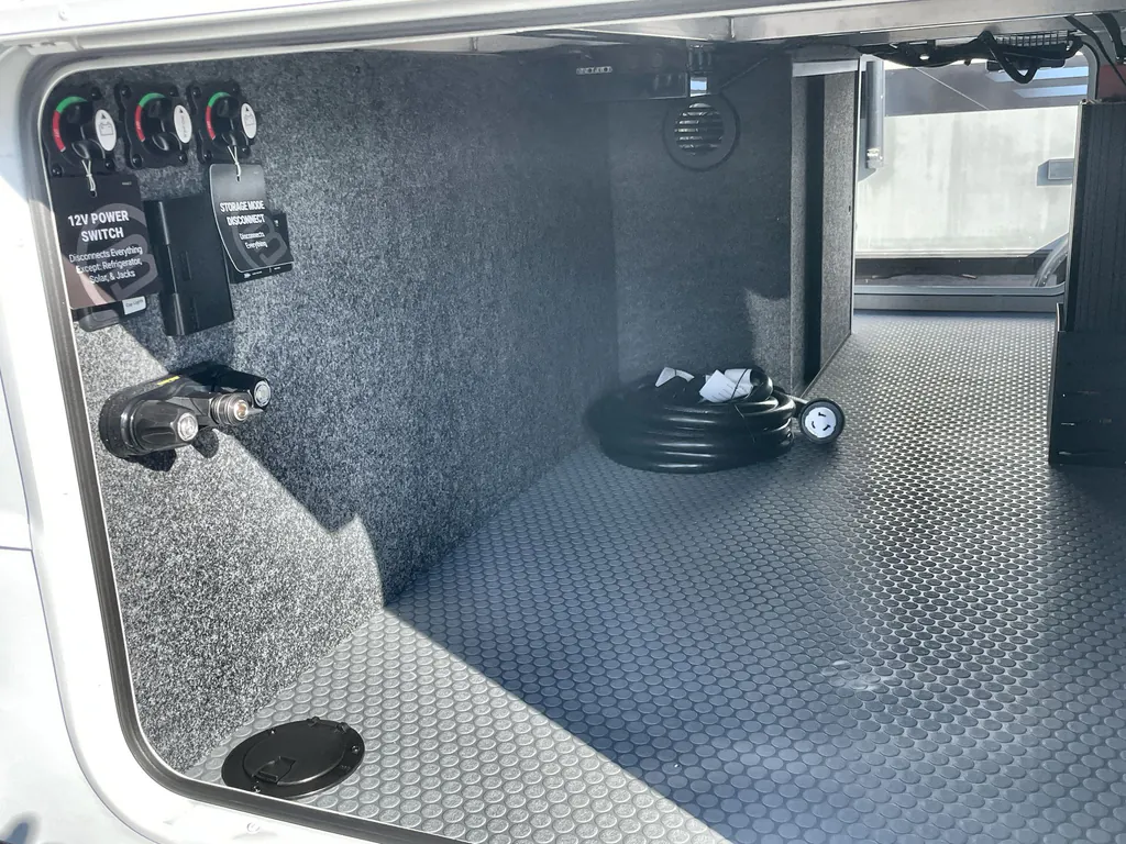 2026 Brinkley Model I 294, Photos photo 9