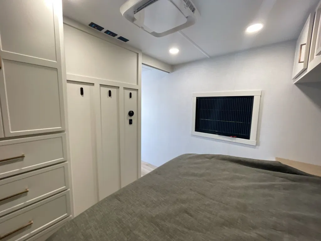 2026 Brinkley Model I 265, Photos photo 30