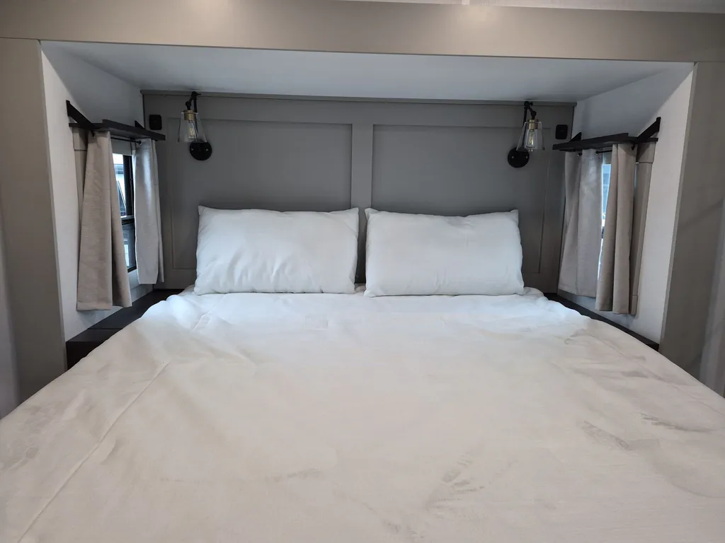 2026 Brinkley Model Z 3600, Photos photo 30