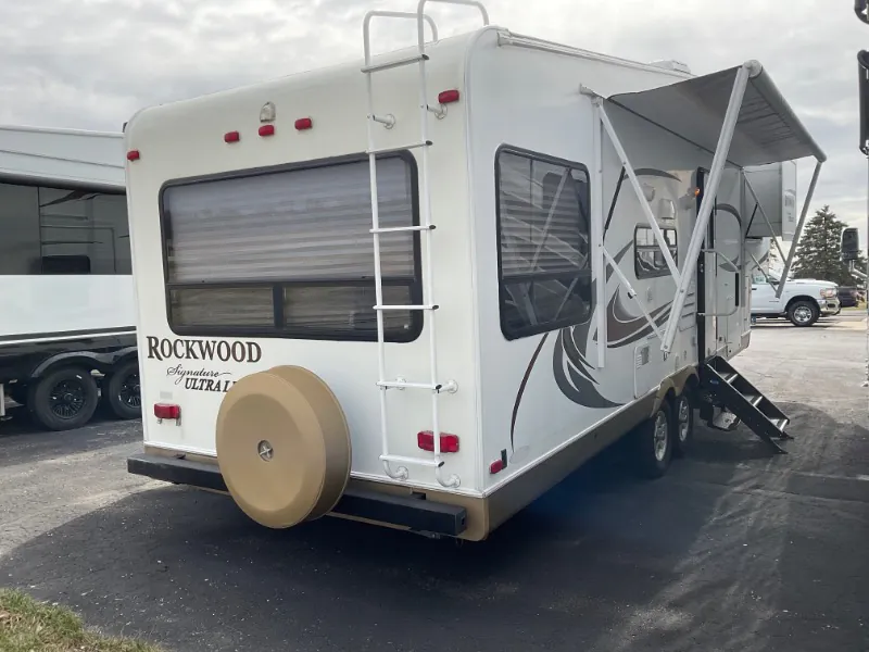 2012 Forest River Rockwood Signature Ultra Lite 8285WS - Photo 2