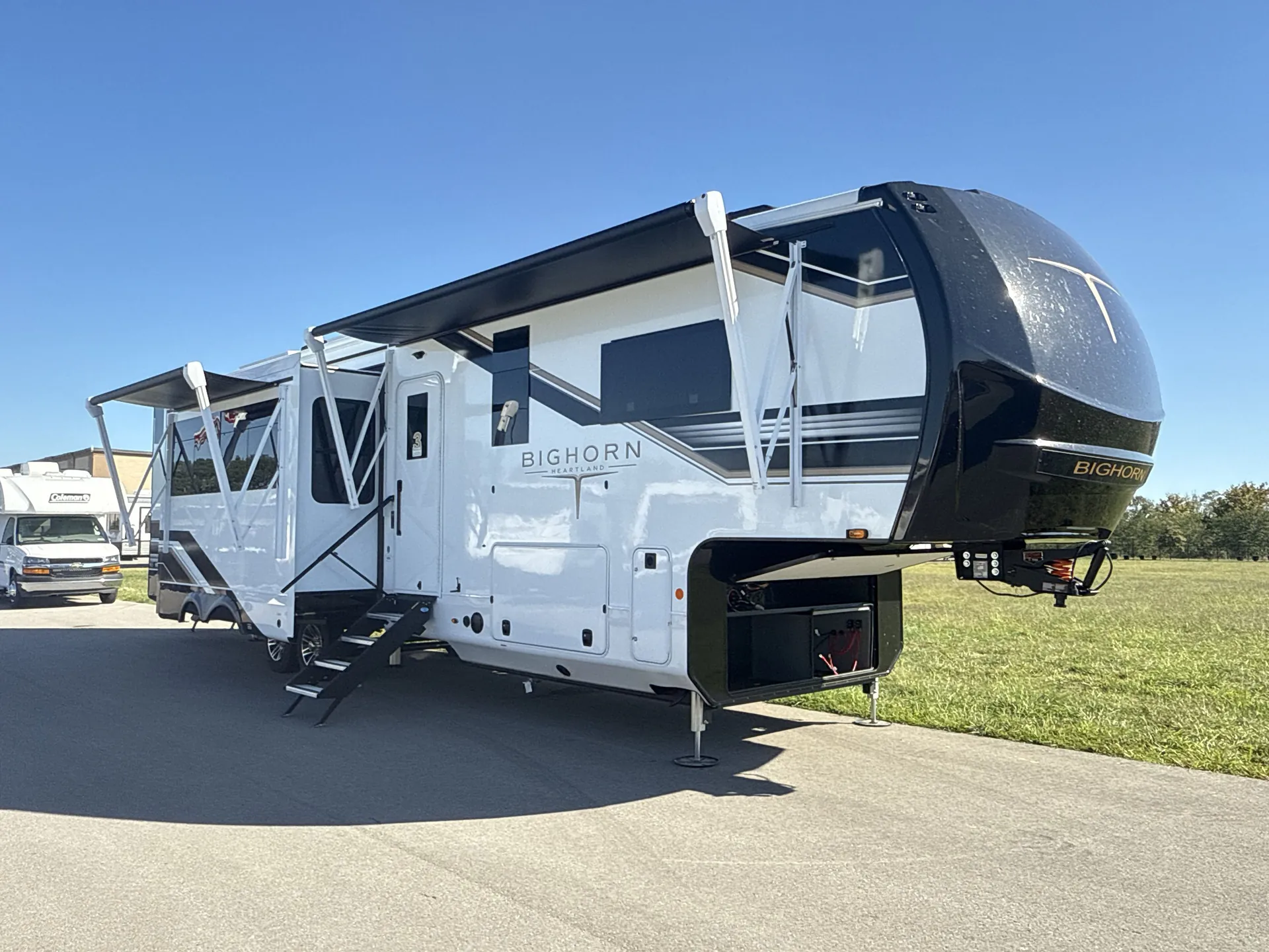 2026 Heartland Bighorn 40DB - Photo 2