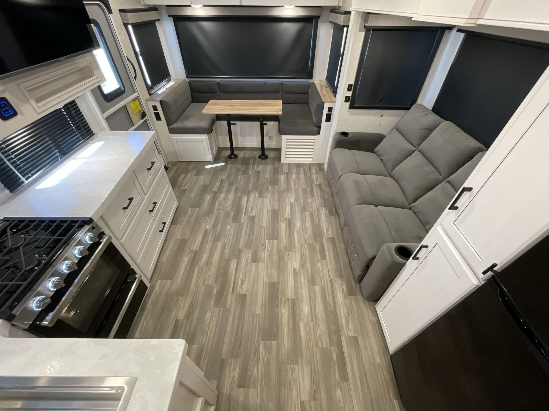 2025 Jayco Eagle HT 295RUCD — living area main