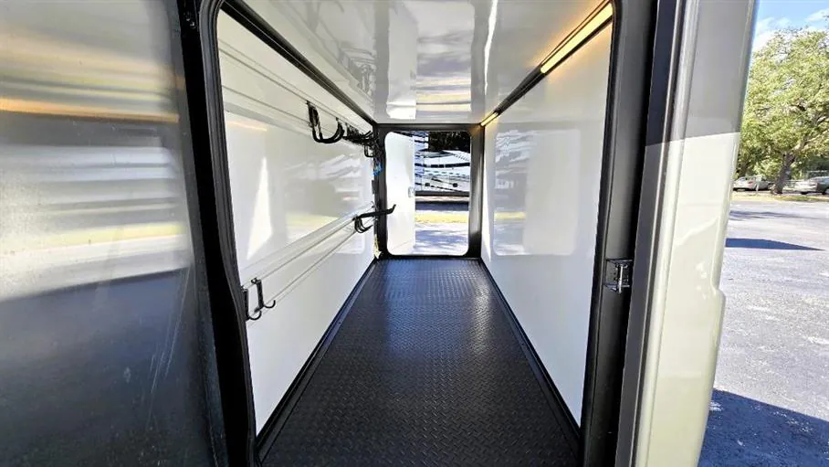 2025 Tiffin Wayfarer 25 XLW, Photos photo 28