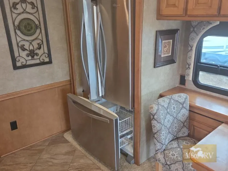 2016 Itasca Suncruiser 38Q - Photo 3