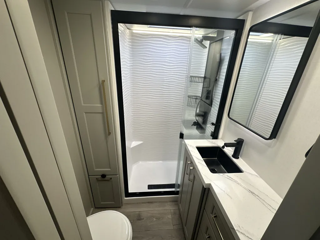2026 Brinkley Model G 3950, Photos photo 12
