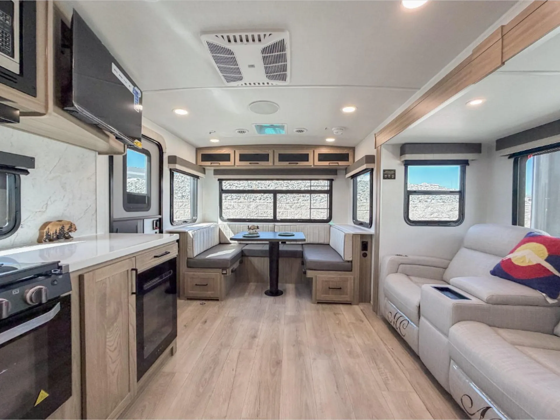 2027 Forest River Rockwood Ultra Lite 2618RD — Photo 7