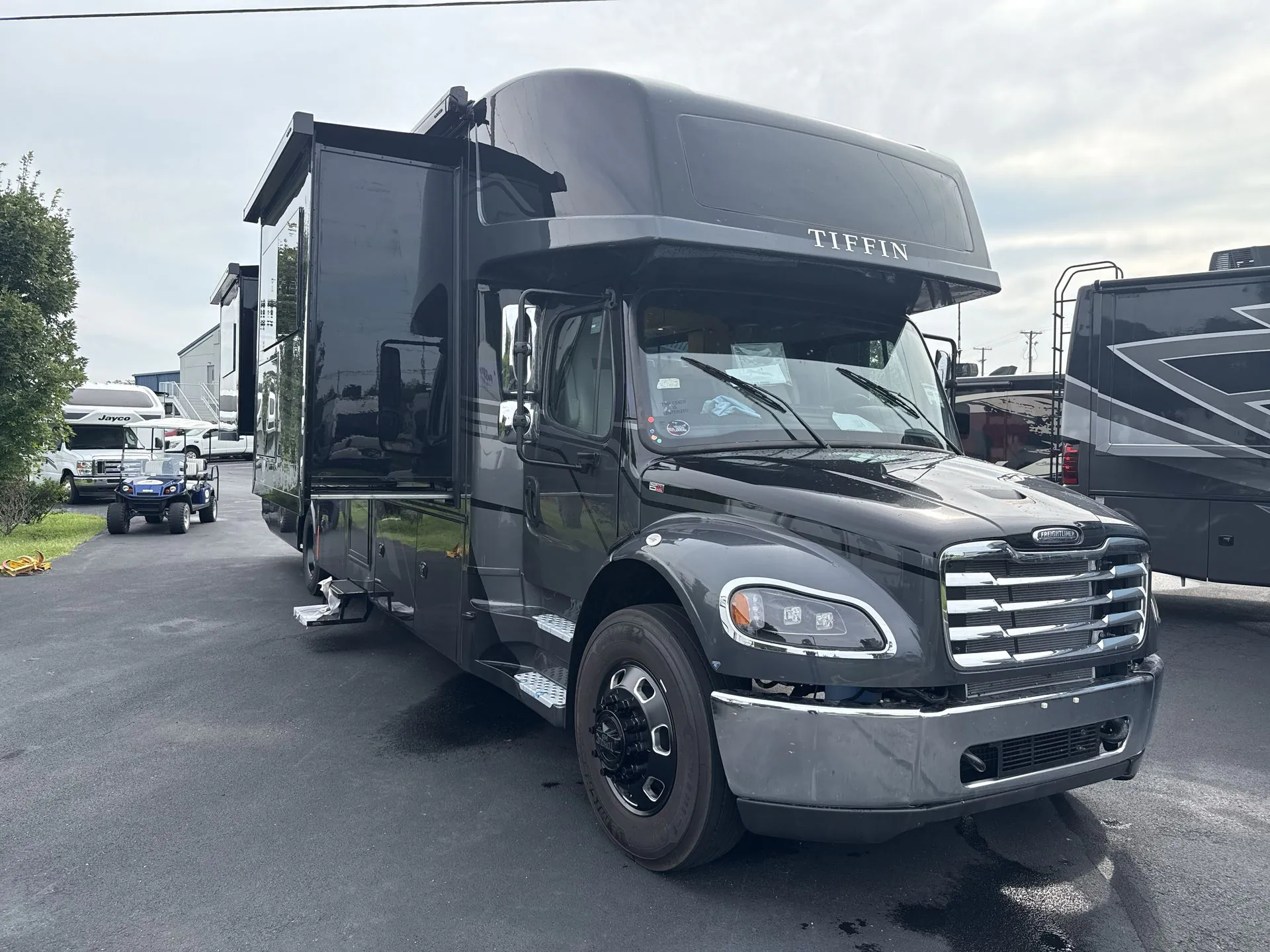 2027 Tiffin Allegro Bay 38 BB dealer photo 1 from Blue Compass RV