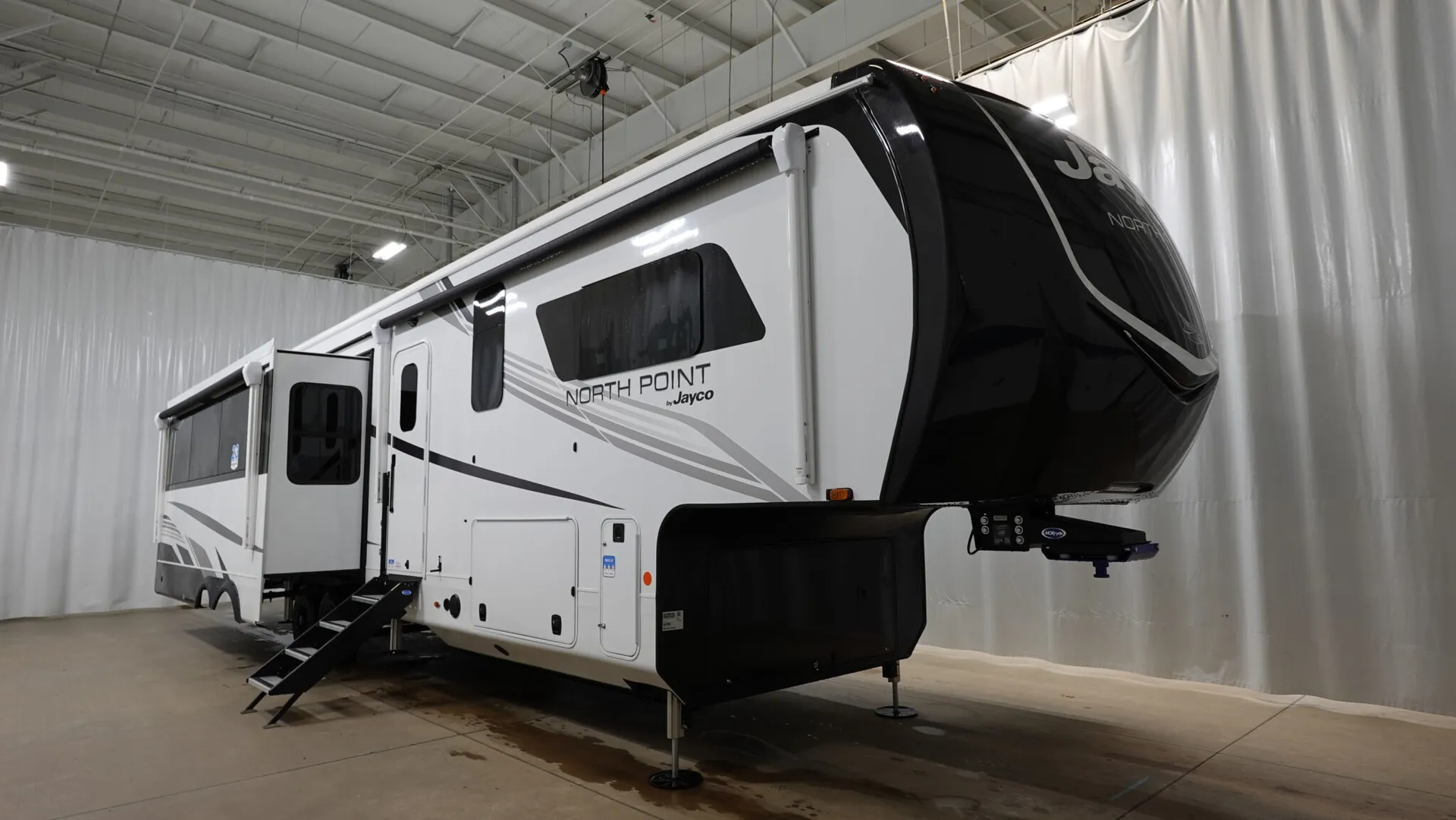 2026 Jayco North Point 381CKRE - Photo 2