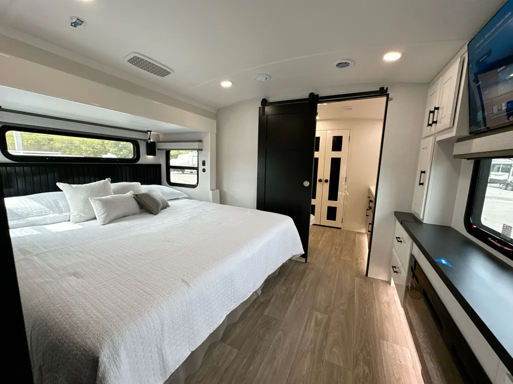 2027 Jayco Pinnacle 36FBTS, Photos photo 44