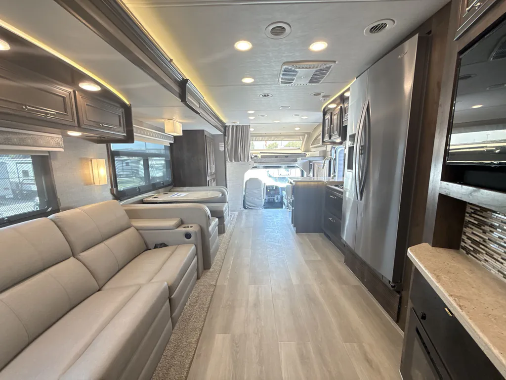 2021 Entegra Coach Accolade 37K, Photos photo 3