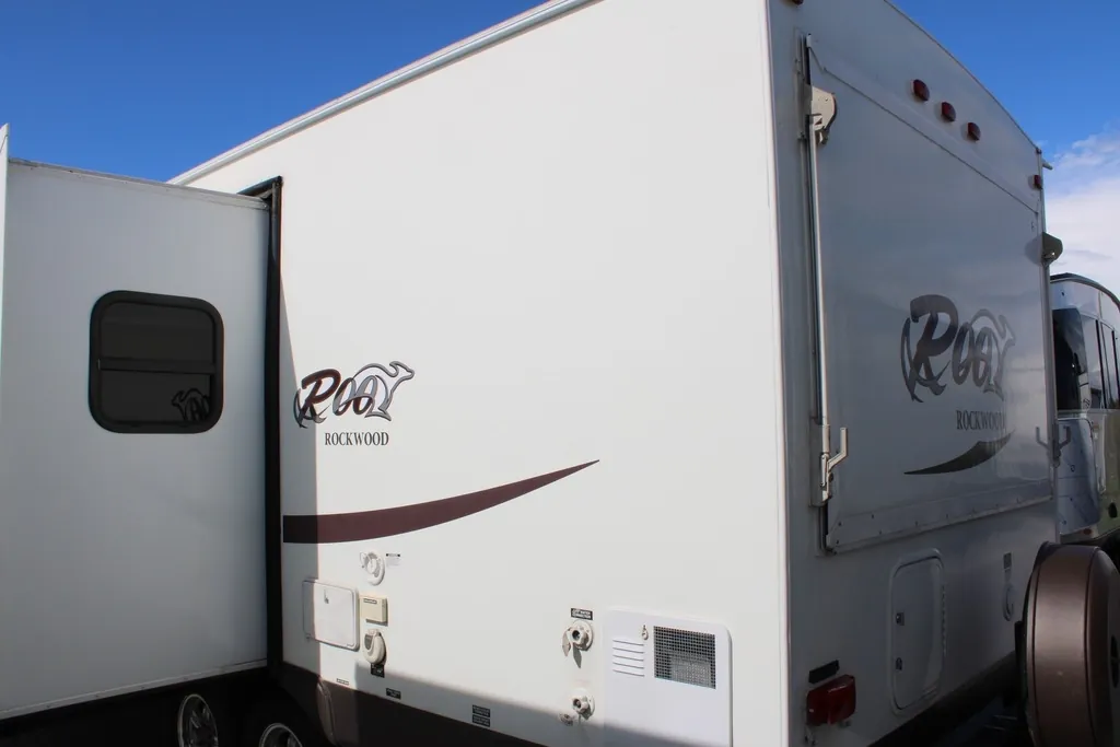 2015 Forest River Rockwood Roo 23IKSS - Photo 4