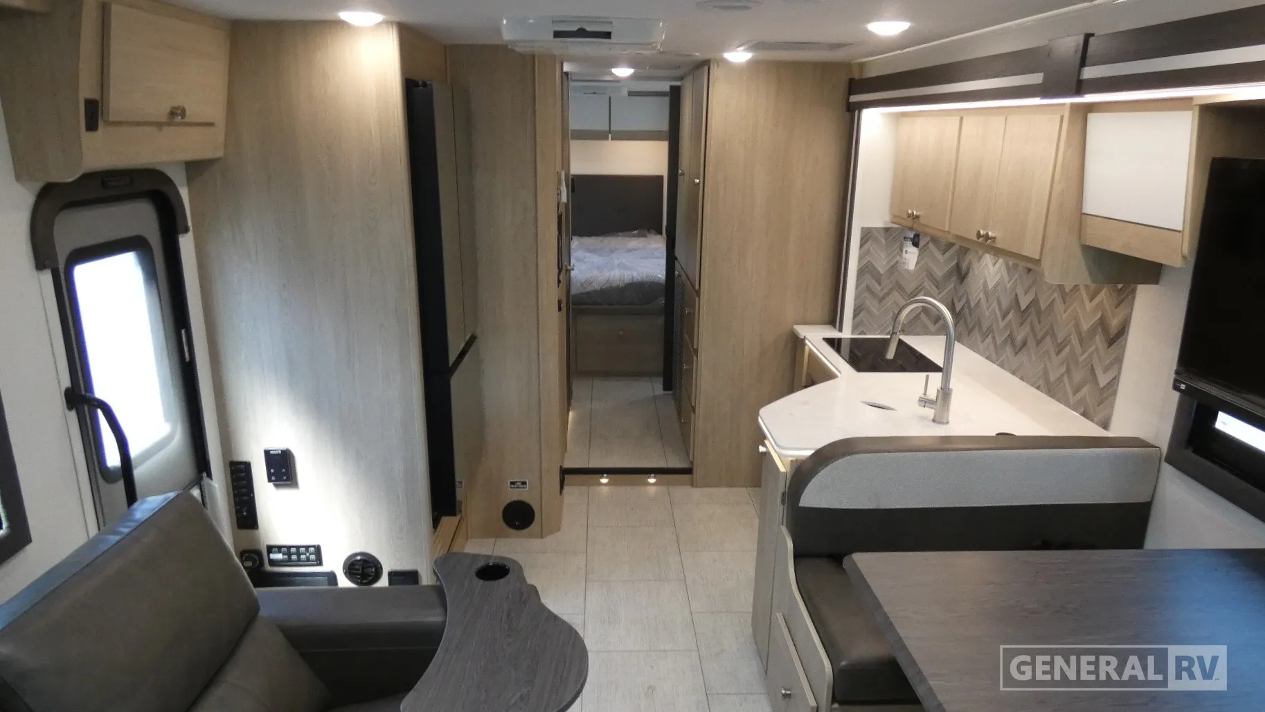 2026 Coachmen Entourage 320LV - Photo 3
