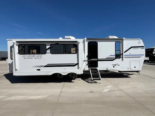 2026 Forest River Cherokee Alpha Wolf 26RL - Photo 2