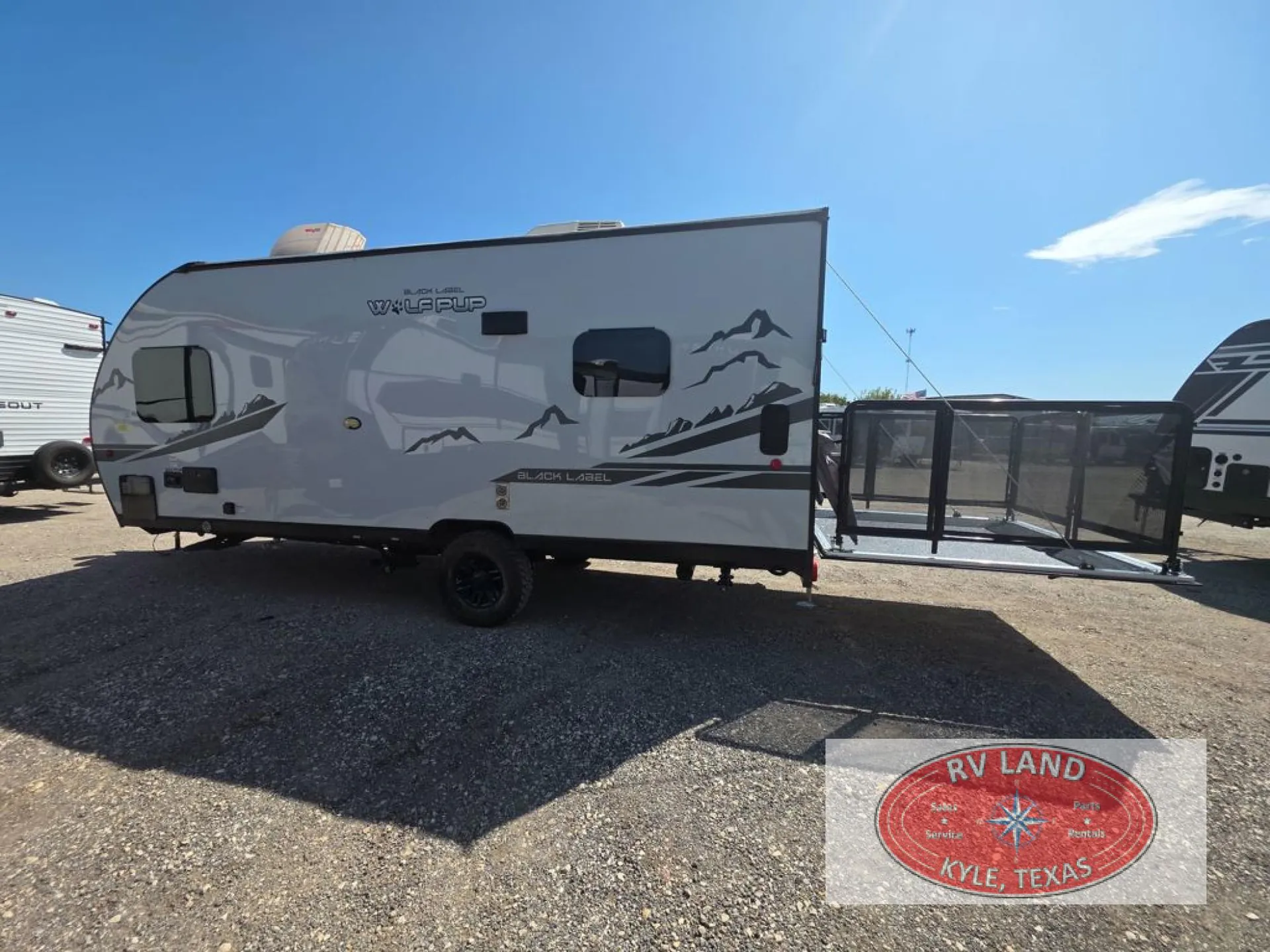 2022 Forest River Cherokee Wolf Pup Black Label 18RJBBL - Photo 4