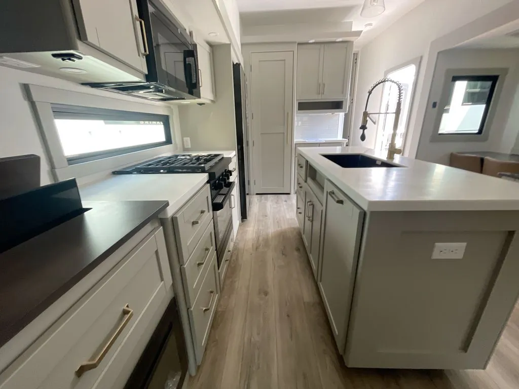2026 Brinkley Model Z 3515, Photos photo 14